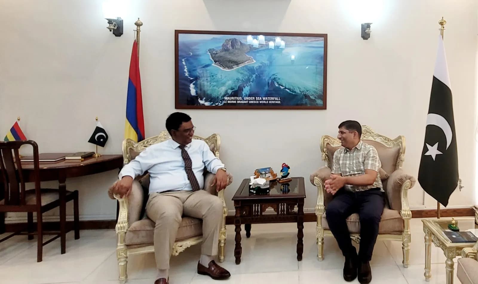 Muhammad Ali Pasha Meets Mauritius High Commissioner